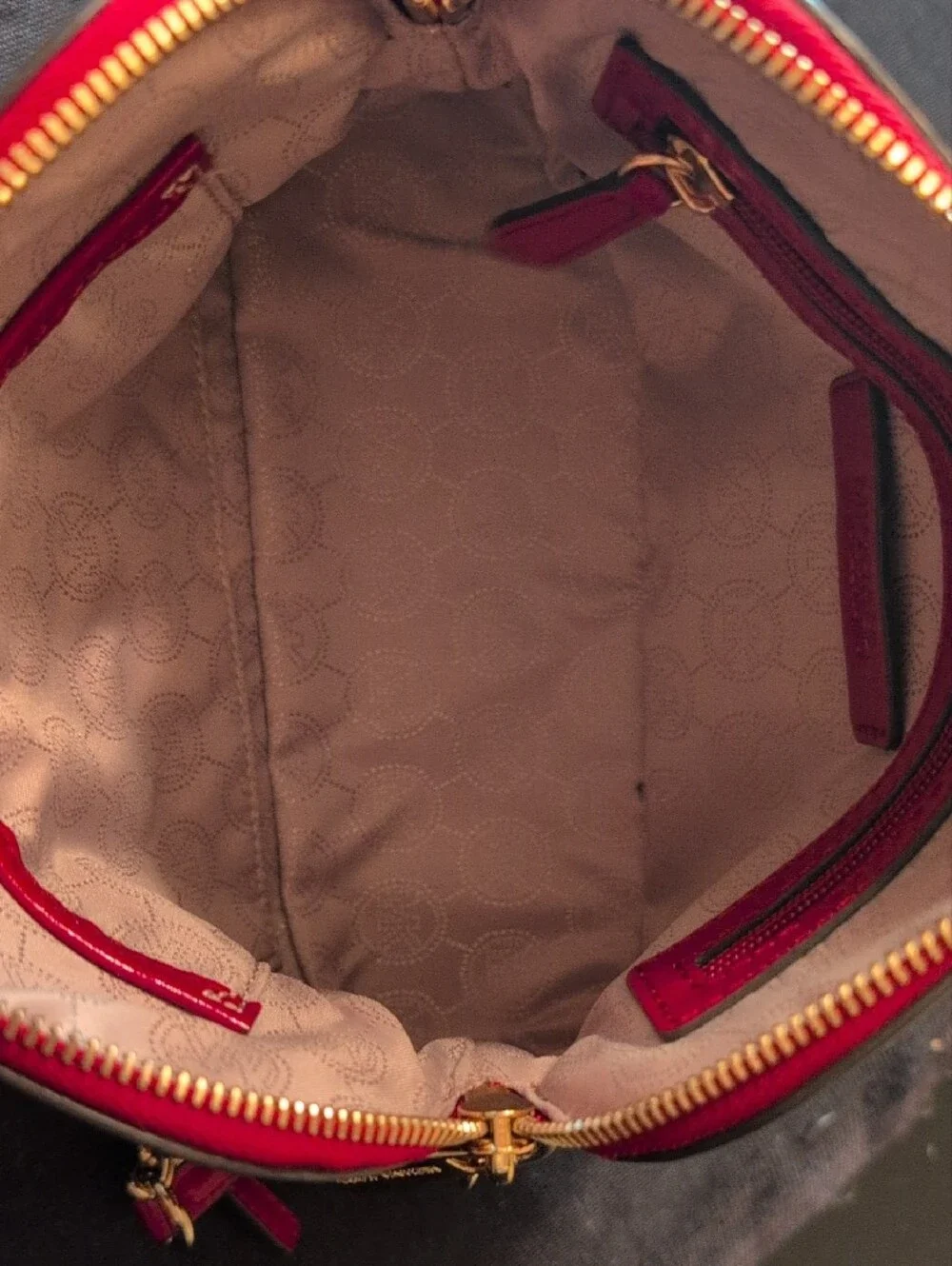Michael Kors Cindy Large Dome Crossbody Bag.   NWOT